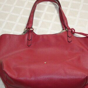 Large Pebbled  Leather    Shoulder Handbag